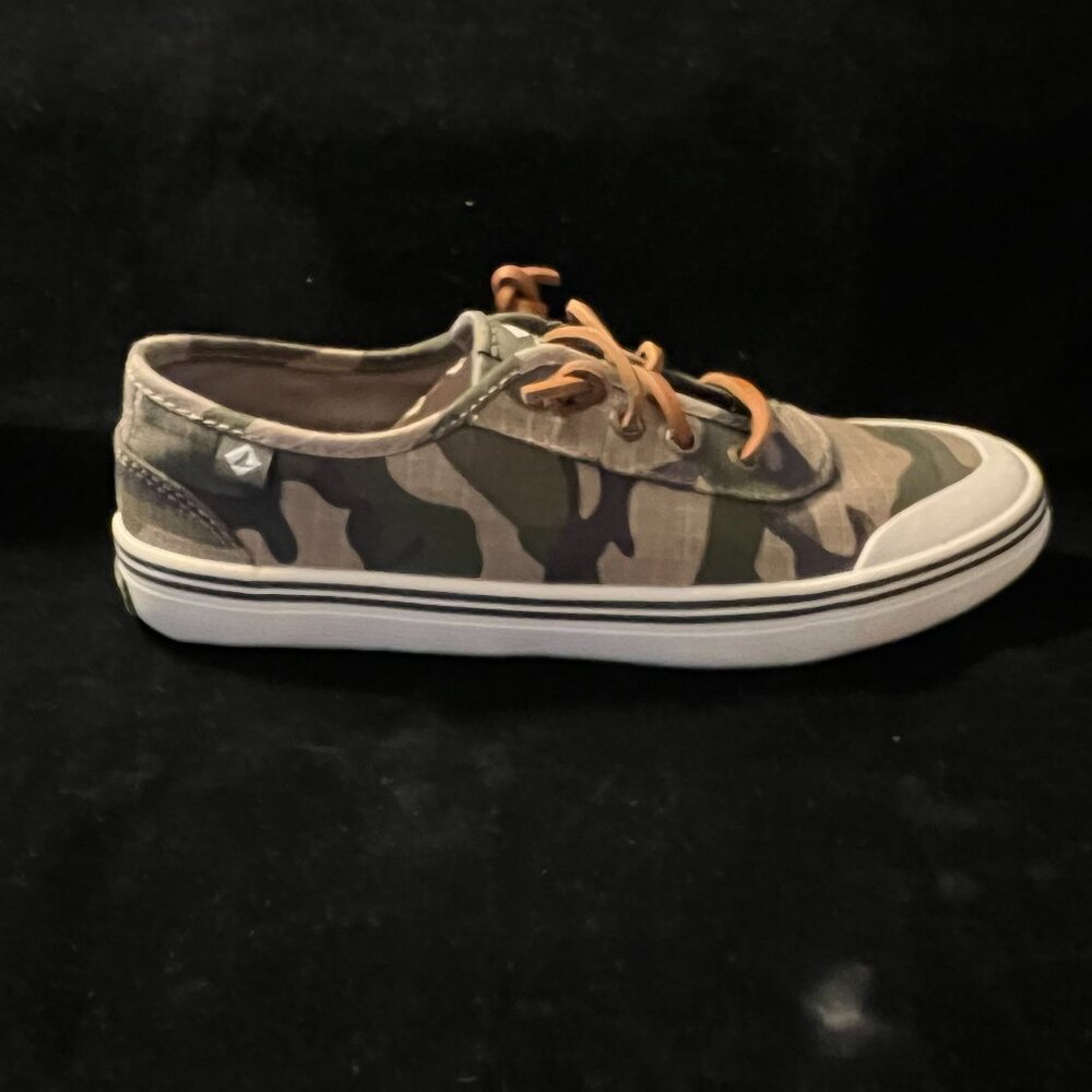 Sperry Lounge 2 Lace Up Camo NIB Size 6